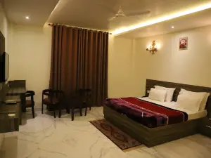 Shri Neha Hotel & Restaurant