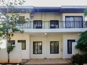 Brinla Homes -  Ultra Luxury 4 BHK White Villa