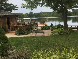 Beautiful Lake Home with Tiki Bar for EXTRA FUN