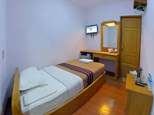 Wut Hmon Thit Motel