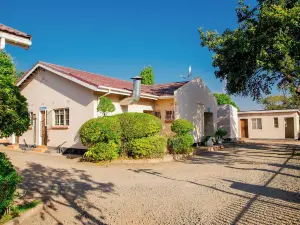 Mosi-O-Tunya Executive Lodge