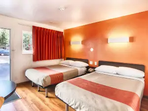 馬默斯萊克斯6號汽車旅館