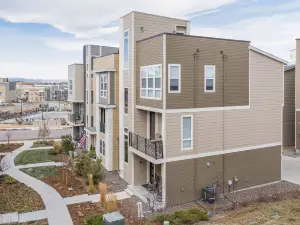 3Bd Rooftop Lounge Restaurants & Parks