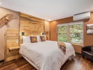Solitude Gem Lake 203 - Estes Park 1 Bedroom Studio by RedAwning