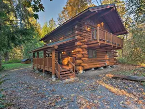 Riverfront Gold Bar Log Cabin Near Stevens Pass!
