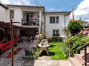 Bogdanoski Studios & Guest Rooms