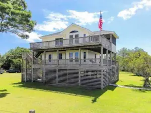 Waterfront home in the heart of Carova Beach!!!