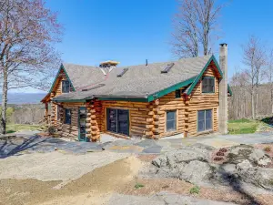 Near Trails, Lakes & Slopes: Cabin in Walpole!