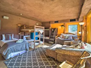 Peaceful New Mexico Retreat w/ Panoramic Mtn Views