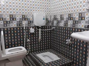 Cosy inn Near Millennium Mall