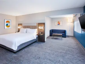 Holiday Inn Express & Suites Defiance