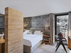 Unique Hotel Post