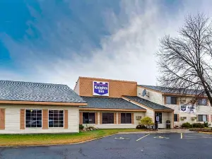 Knights Inn Litchfield