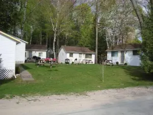 Woodland Cedars Family Cottage Resort
