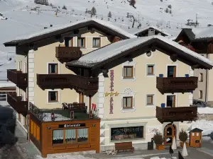 Hotel Alba