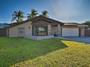 Updated Home with Pool < 9 Miles to Pompano Beach!