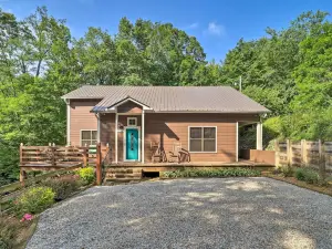 'Wolfe Creek Cabin': 10 Mi to Grandfather Mountain