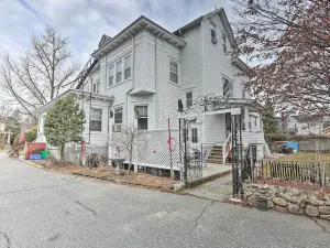 Quaint Apartment - Walk to Town & Train!