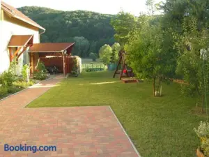 Napsugár Apartman