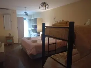 Casa Olivia- Alojamiento Con Piscina - Aeropuerto Ezeiza
