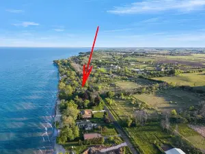 4 bed house on the shore of Lake Michigan