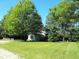 Pet Friendly - No Cleaning Fee - Centrally Located Within Lower Northwest Mich.