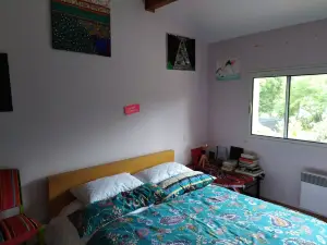 House with two terraces (south and north) and direct access to the bike path.