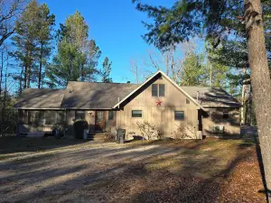 Deluxe Little Manistee River Cabin - Irons, MI