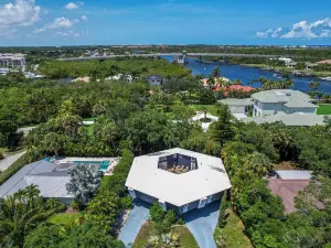 No need to leave this home because we have it all at the Turtle Shack