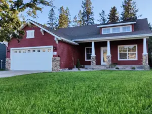 Experience Your Comfy Home Base Getaway - New Tesla/EV Charger. 5-6 Star
