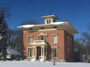 Villa DeWolf
