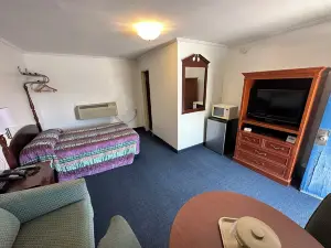 Four Oaks Lodging