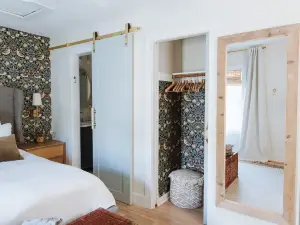 Family Fun-Next to Central Park-2 Blocks to Beach!