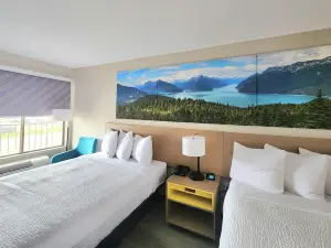 Days Inn & Suites by Wyndham Bossier City