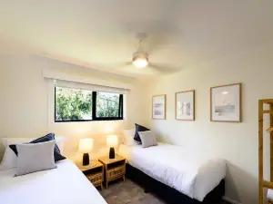 Georges Bay Apartments