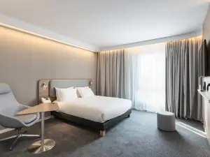 Holiday Inn Express And Suites Reims Rives De Vesle
