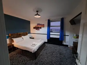 Boathouse Hotel