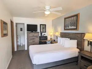 Western Riviera Lakeside Lodging
