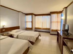 Naraigrand Hotel