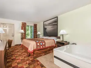 Super 8 by Wyndham Fayetteville