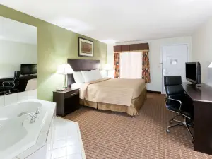 Super 8 by Wyndham Decatur/Dntn/Atlanta Area