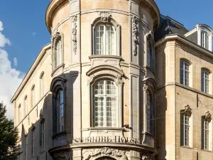 Sapphire House Antwerp, Autograph Collection