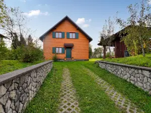 Amazing Home in Dreznica with Sauna, Wifi and 2 Bedrooms