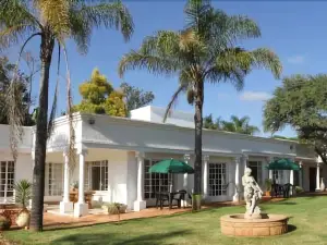 Heatherdale Guesthouse & Shuttle Services