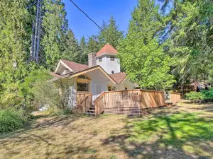 Cozy Black Bear Retreat by Mount Rainier!