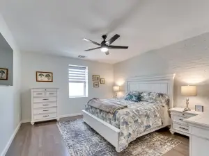 Cozy Lenoir Apartment: Walk to Downtown!