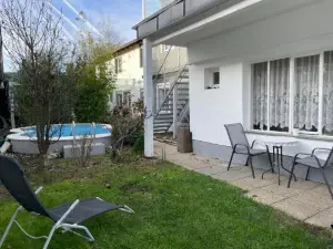 Cheap Outlet Center Apartment with Pool