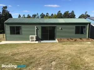 Cabin in the Tasmanian Bush - Tranquility!