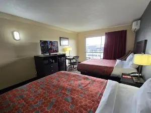 Econo Lodge Inn & Suites