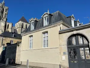 Les Hôtes D’Eloise